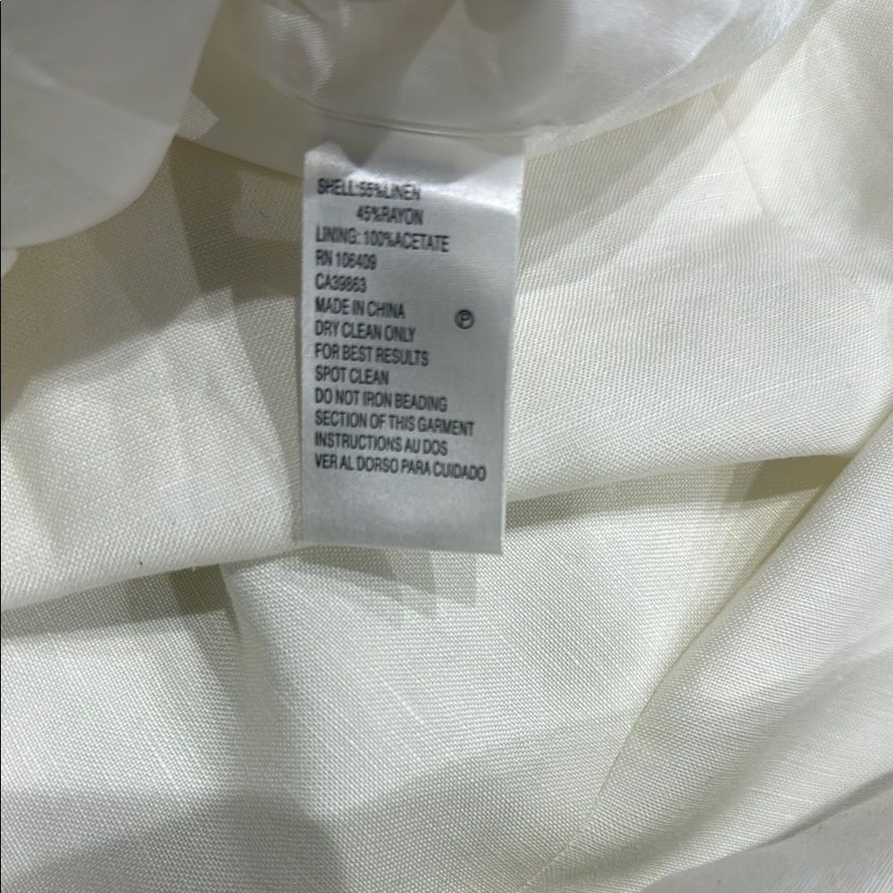 Tahari Embroidered White and Blue Women's Sleeveless Top Size 12 - Picture 5 of 5